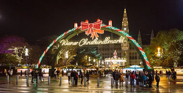 ultimate-guide-to-christmas-markets-around-the-world-mid-content-2